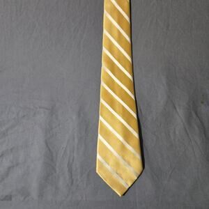 Croft and Barrow Yellow striped neck tie